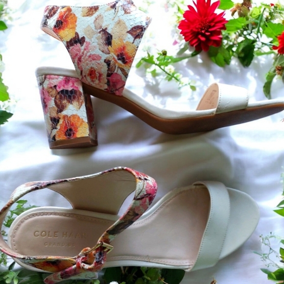COLE HAAN GRAND.OS ELVA FLORAL WHITE BLOCK HEEL SANDAL - Picture 2 of 11